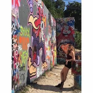 Meet your Posher, Monica